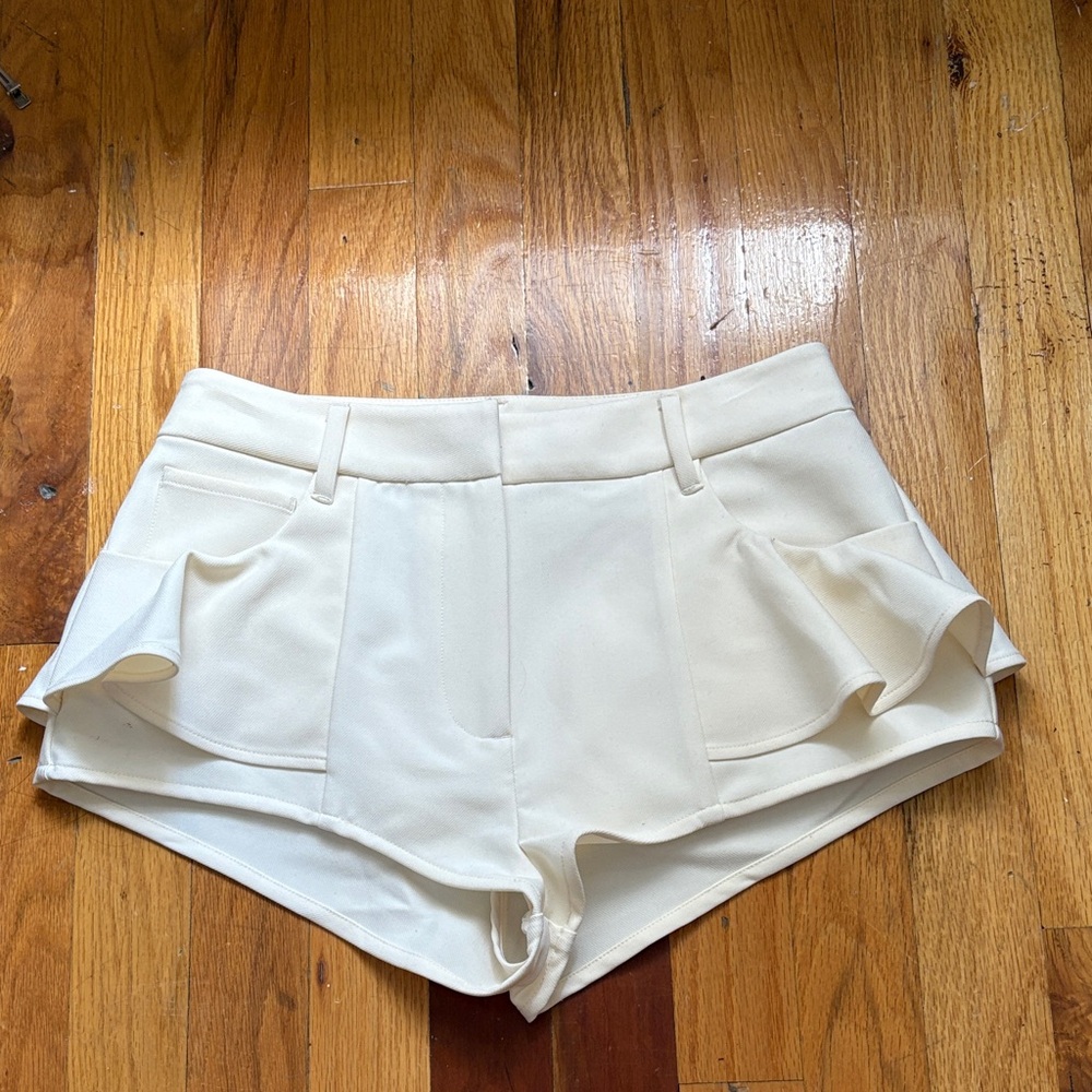Aknvas shorts